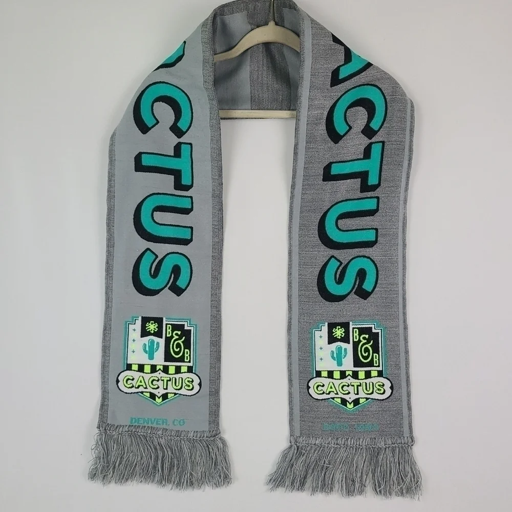 NEW Ruffneck B&B CACTUS Denver, Colorado Scarf Grey Green 68
